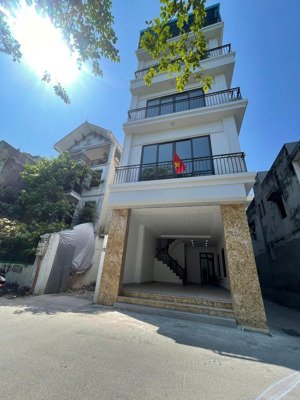 bán nhà mặt phố bồ đề, view hồ dt 87m2, 7 tầng mặt tiền 6m, lô góc kinh doanh