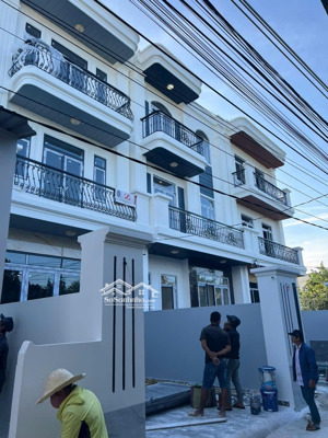 bán nhà 3 tầng hẻm 225 đường cầu dứa phú nông xã vĩnh ngọc nha trang