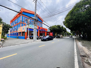 hiếm ,bán đất mặt tiền đường thống nhất
ngang 22m, kd vạn ngành nghề ngay ga metro cách chỉ 50m.