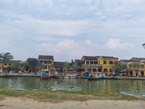 cần bán nhà mặt tiền nguyễn phúc chu nhìn ra đường bạch đằng phố cổ rất đẹp