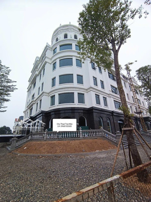 cho thuê toà nhà kđt văn phú, hà đông. dt 600m2, 7 tầng, mt 30, thông sàn, thang máy, giá 500tr/th