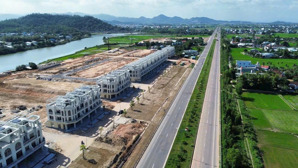 bán gấp dn quy nhơn iconic, 2,4 tỷ, 80m2, mặt tiền 15m, pháp lý đang chờ sổ