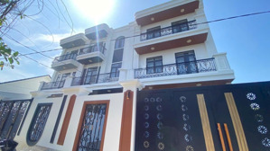 nhà mới xây, 3 tầng, có sân ô tô hẻm cầu dứa phú nông,vĩnh ngọc, nha trang,gần cf ngọc bích.