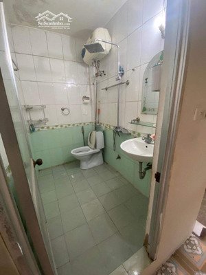 chính chủ bán nhà 3 tầng thị trấn quốc oai, s sử dụng 135m2, đất nửo hậu, hướng nam mát mẻ