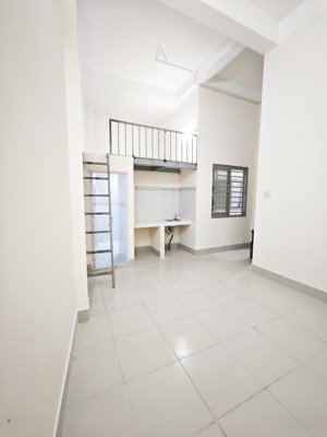 phòng gác cao, rộng 30m2 - ngay đh gtvt - làng tăng phú giao lê văn việt