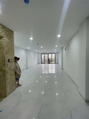 cho thuê toà nhà văn phòng hầm 6 lầu xây mới- làm trung tâm - giảng dạy- thẩm mỹ- spa