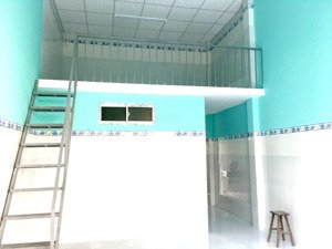 nhà nguyên căn giá rẻ ngã tư an bình đường bê tông 8m xe tải