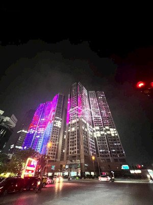 đất mặt ngõ 2 ô tô tránh nhau tại thiên lôi-vĩnh niệm