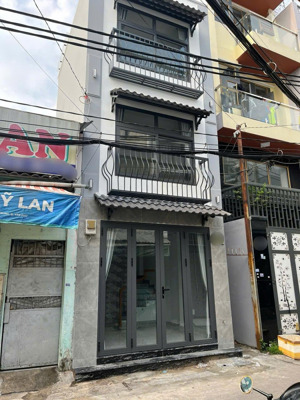 nhà 3 lầu hẻm xe hơi tránh nhau vị trí 1 trục âu cơ chưa tới 3 tỷ