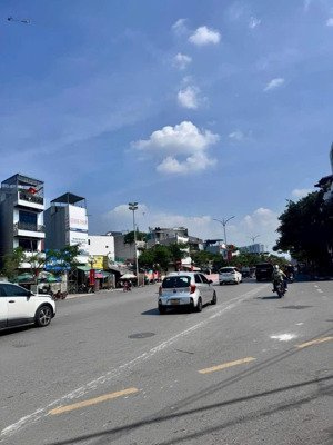 bán đất mặt đường hồ sen, lê chân. dt 300m2; mặt tiền 10m nở hậu. lh mr. đông 0986351619