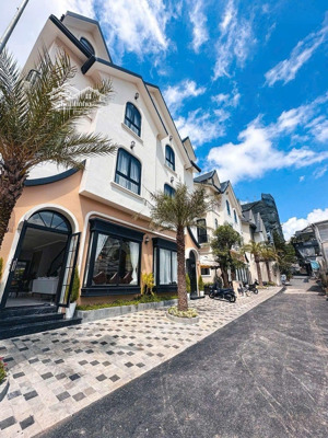 villa đẹp nguồn thu ổn định full nội thất gần trung tâm đà lạt