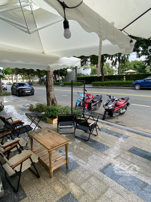 cho thuê mặt bằng nhỏ kinh doanh cà phê, thức ăn mang đi tại vạn phúc city