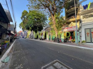 bán nhà mặt tiền đường lý thường kiệt, 2 lầu đẹp mặt tiền bãi trước