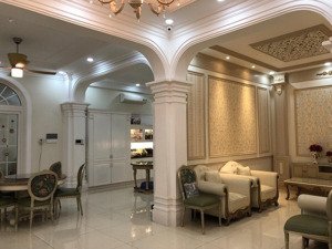 bán biệt thự 1060m2 trung tâm thị trấn liên nghĩa, siêu vị trí, full nội thất giá 12 tỷ