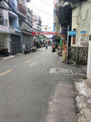 bán nhà mặt tiền đất thánh p.6 q.tân bình , dt: 4x11m , 5 tầng , hđt: 25 tr/th , giá 12,8 tỷ tl