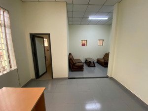 cho thuê văn phòng mặt tiền đường bùi hữu nghĩa gần nút giao tân vạn, bên cạnh bến xe buýt 150