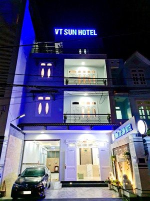 bán hotel 175m2(8x22m). cách trung tâm du lịch quãng trường công viên bãi sau vũng tàu chỉ 750m