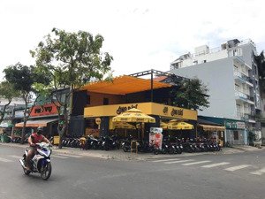 siêu vị trí nhà góc 2 mặt tiền phan đình phùng p1 q. pn, dt: 6x15m, 3tầng, hđt: 90tr giá: 26tỷ