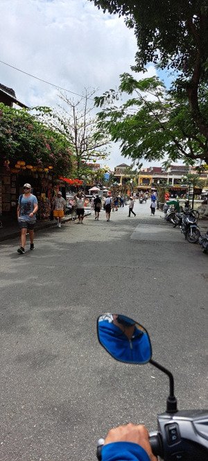 bán nhà mặt tiền đường trần phú, hội an, trên ngã tư lê lợi về phía chùa cầu. mặt tiền hơn 7,5m