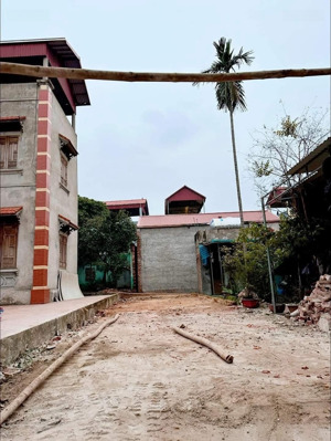 bán đất 74m2 gần uỷ ban nhân dân phường hà mãn, thuận thành. đường oto thông gần chợ trường học