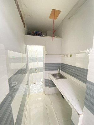 nhỉnh 1 tỷ - gần kênh tân hoá - nở hậu tài lộc - 10m ra hẻm xe hơi né - tặng nôi thất - shr