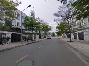 ra hàng 20 căn ngoại giao kđt hud sơn tây, diện tích từ 75 đến 150m, giá từ 4,5 tỷ.