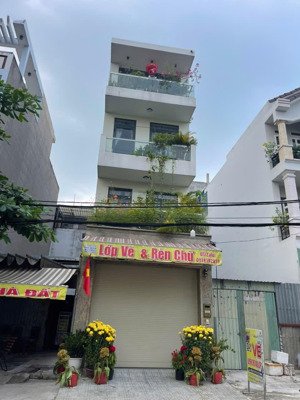 cho thuê nguên căn mặt tiền đường phạm văn bạch p12 dt 5x14m trệt 3 lầu 5pn 4wc giá 20tr/th