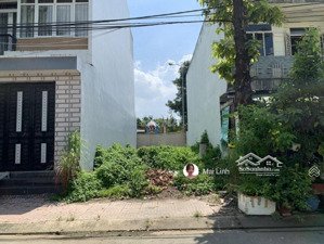 chính chủ bán miếng đất nền gần sân bóng cr7 dt 80m2 chỉ 520tr gần đường nguyễn trung trực, bến tre