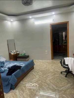 nhà 3 tầng mặt phố tô_hiệu(giá siêu thiện chí ) liên hệ để trả giá 0904456759 điểm đẹp 2 mặt thoáng