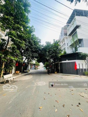 bán nhà 5 lầu có thang máy . cho thuê 40 tr / tháng. vừa ở vừa cho thuê . có nguồn thu tốt.