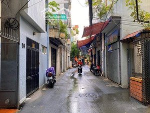 bán đất cầu giấy , phố quan hoa , ngõ thông , 3 gác đỗ cửa , 30m ra đường ô tô , 1 ngoặt ra phố