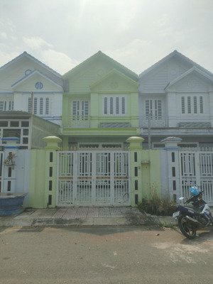 cần thanh lí gấp căn nhà giá rẻ kdc lotus riverside