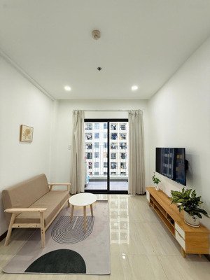 cho thuê 2pn, bcons plaza, full nội thất đẹp như hình, ở liền. lh: 0978272427 (zalo)