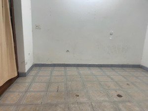 cho thuê phòng ngang 10 x4 trệt lầu giá 4 tr tháng. liên hệ 0919147835