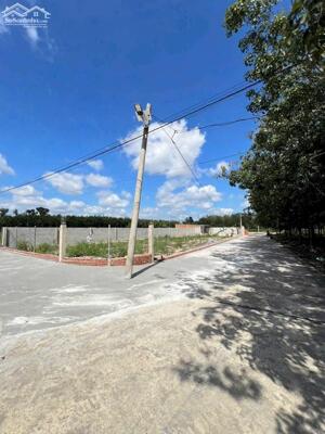CẮT LÔ 40% GIÁ TRỊ ĐẤT TRƯỚC TẾT ĐỂ BÁN 200M2 ĐẤT, NGAY KCN GẦN CHỢ. GIÁ 380 TRIỆU