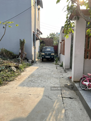 đất đẹp hà mãn nhìn ra ủy ban xã, trường học. diện tích vừa thông số đẹp. giá thỏa thuận
