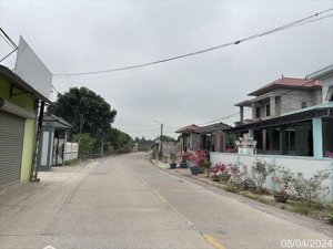 thanh lý lô góc 700m2 trục chính xã phú thủy, huyện lệ thủy, tỉnh quảng bình
