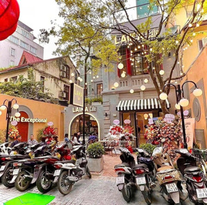trung tâm hoàn kiếm - mặt bằng sân vườn rộng hơn 500m2