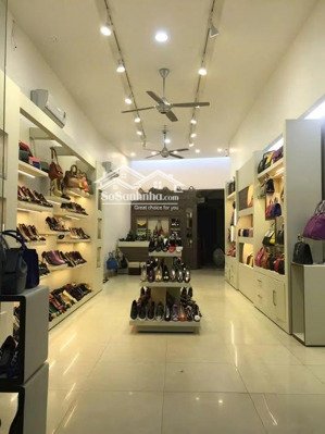 bán nhà mặt đường cát cụt, vị trí đẹp, nhà đẹp. kinh doanh buôn bán cực tốt