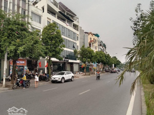 cần bán toà văn phòng 475m 9tầng mt 18m giá 240 tỷ