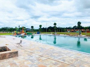 bán đất biệt thự sân vườn 140m2 ngay trục đường thông, tttm,công viên hồ bơi giá chỉ 1.5tỷ..