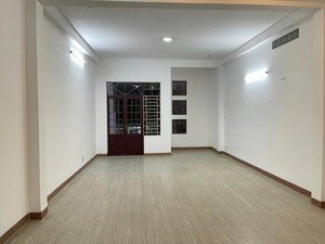 cho thuê nhà 4 tầng mặt tiền lê đại hành