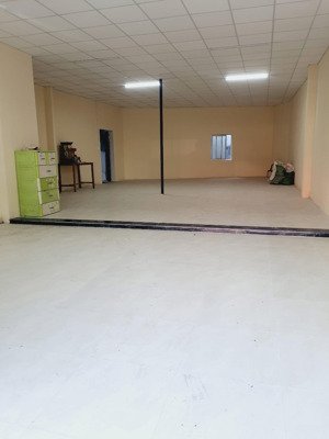 cho thuê nhà mt ngay ngã tư ngô văn sở diện tích: 180m2, ngang 8m (nở hậu, kinh doanh tốt)