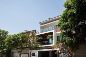 cho thuê biệt thự đẹp khu sân bay, p2, q.tân bình, dt: 10x25m, 2 lầu.