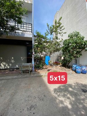 bán gấp mảnh đất kdc ngay vincom dĩ an. 75m2. full thổ cư. sổ hồng riêng. đường thông 8m