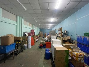 cho thuê kho 300m2 trung tâm q1 đường lê thánh tôn, p. bến nghé, q1