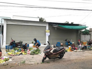 cho thuê nhà mặt tiền đường nguyên căn rộng 170m2. có sân trước rộng 40m2 để kinh doanh!