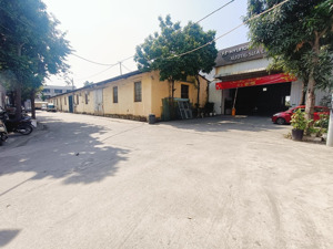 cho thuê kho xưởng cầu diễn (ngay chân cầu), dt 150m2 mt 12m, điện 3fa, vat, xe công đỗ cửa, 110k/m