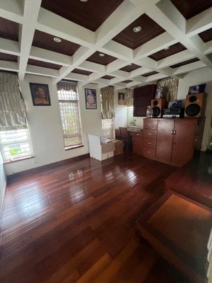 cần cho thuê villa hxh 69/7a đ. nguyễn gia trí p. 25 q. bình thạnh