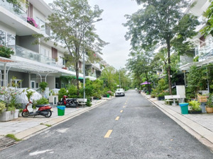 hvl nc- cần bán căn biệt thự góc riovista ngang 15m nằm trong khu bờ sông gia hòa, dương đình hội